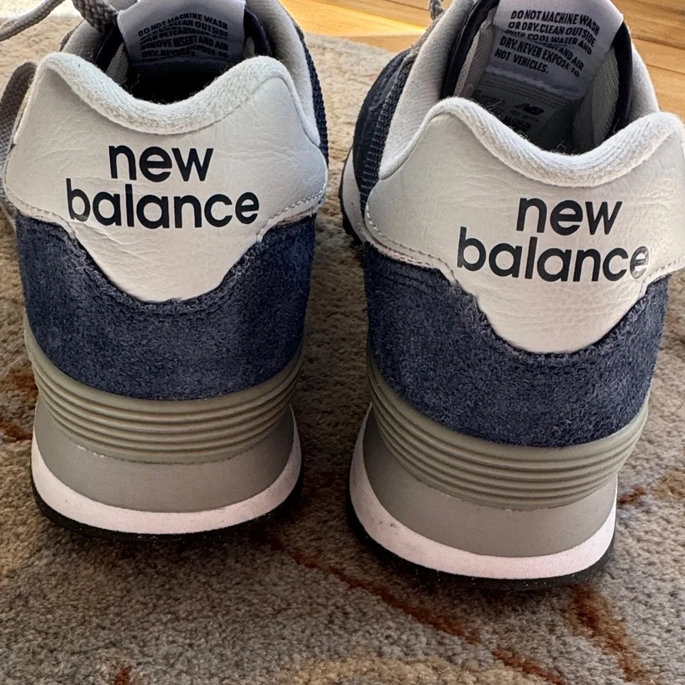 New Balance Unisex Navy and White Retro classic 574 Sneakers - Picture 16 of 16